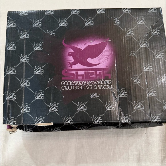 Elegant Black Stiletto Heels with Crystal Accents - Picture 9 of 9